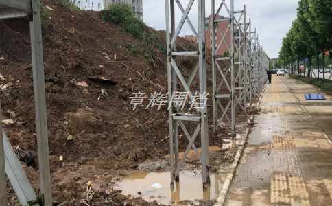 彩鋼圍擋的材質和組成成分如何選擇？